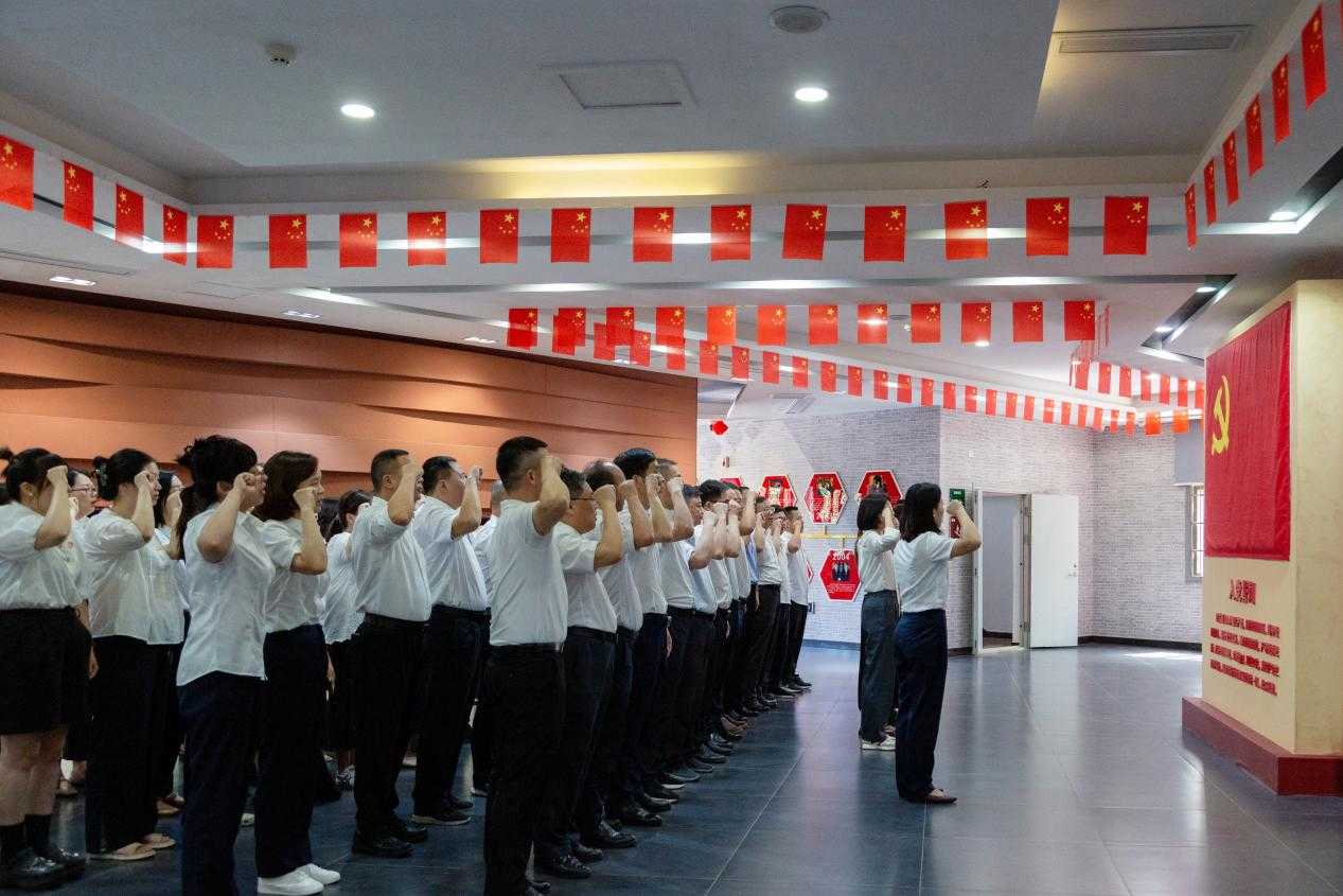 �����������¾�����˹��