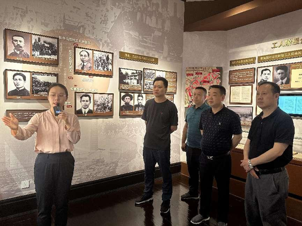 �����������¾�����˹��