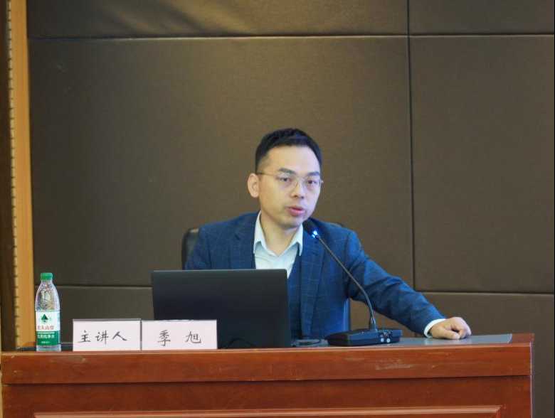 �����������¾�����˹��