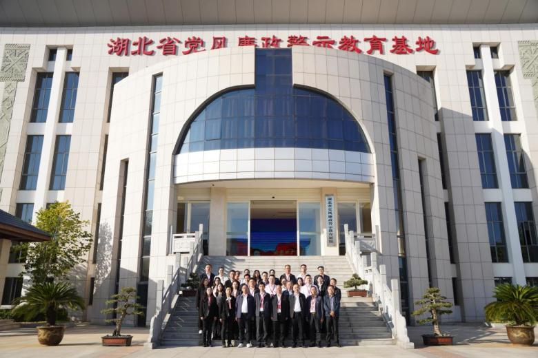 �����������¾�����˹��