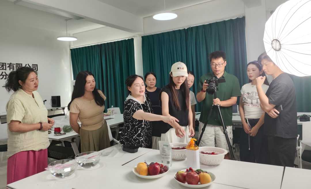 �����������¾�����˹��