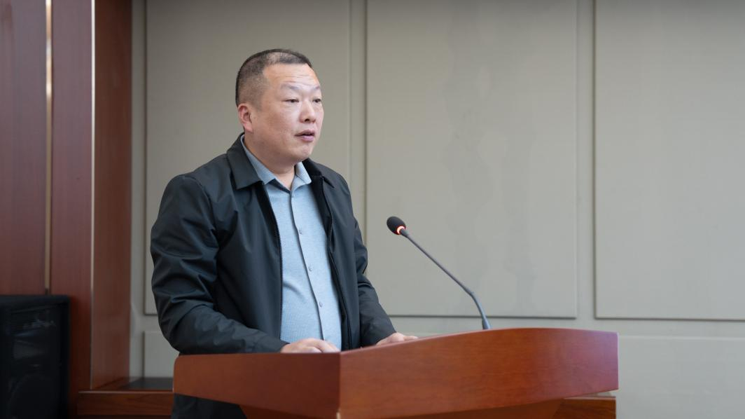 �����������¾�����˹��