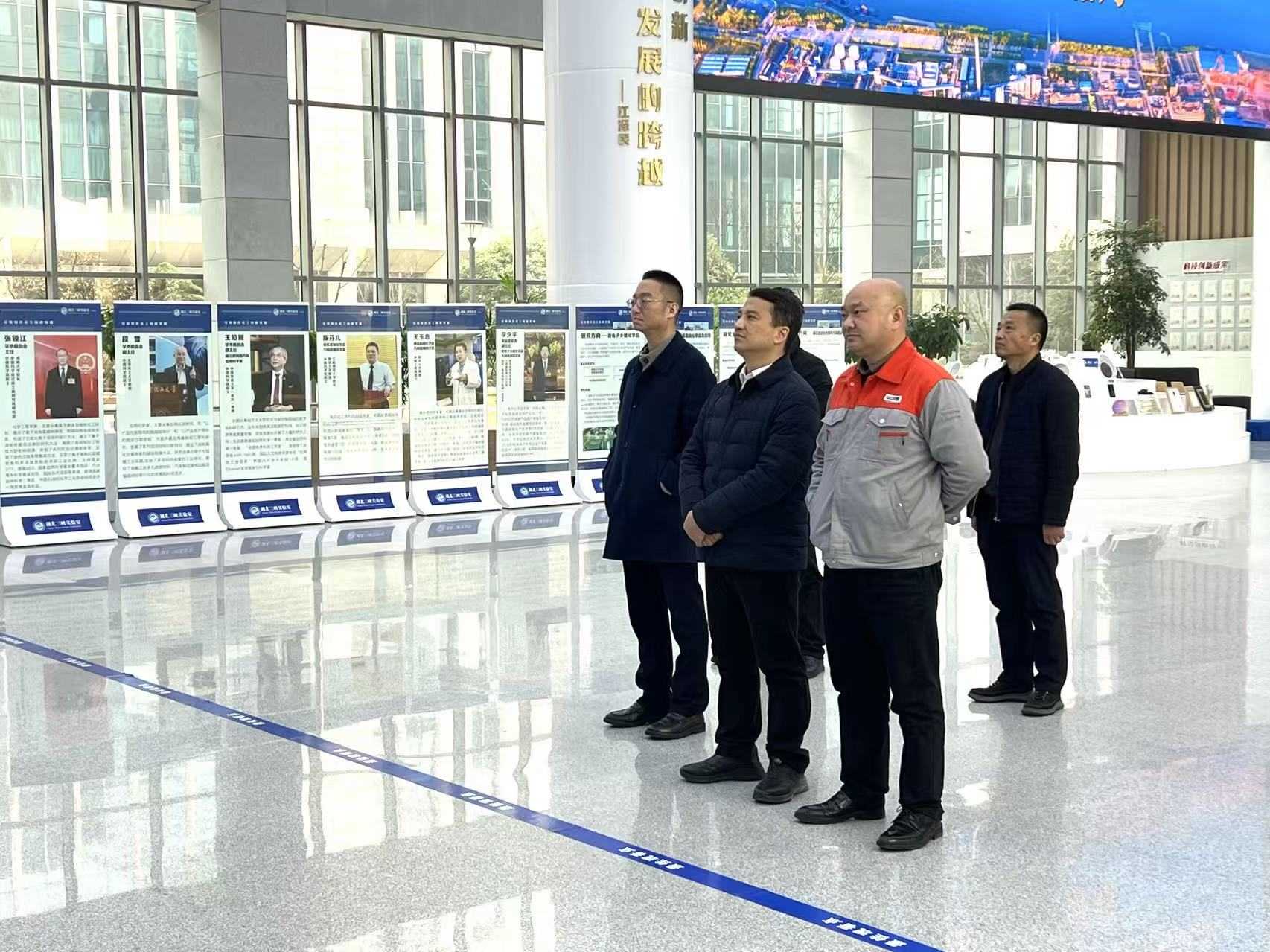 �����������¾�����˹��