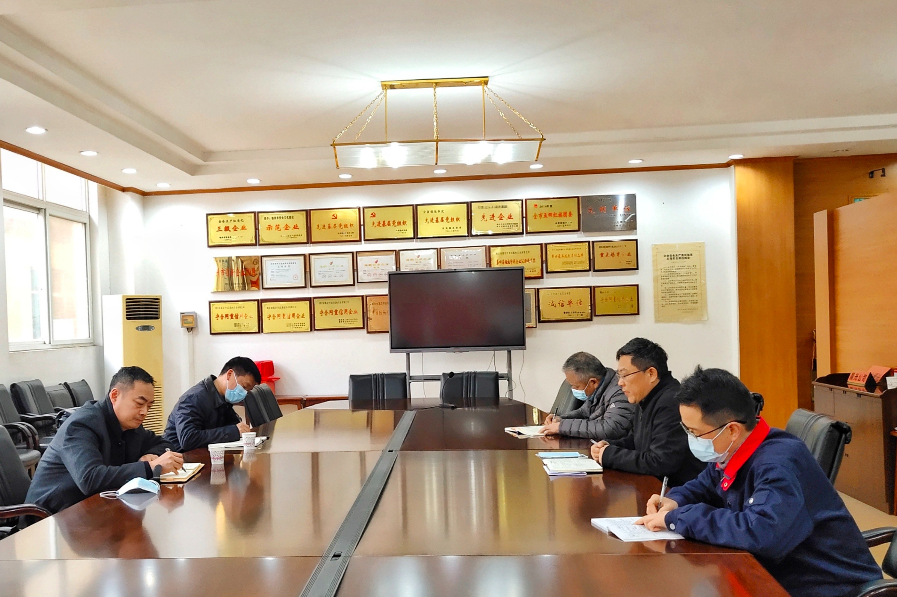 �����������¾�����˹��