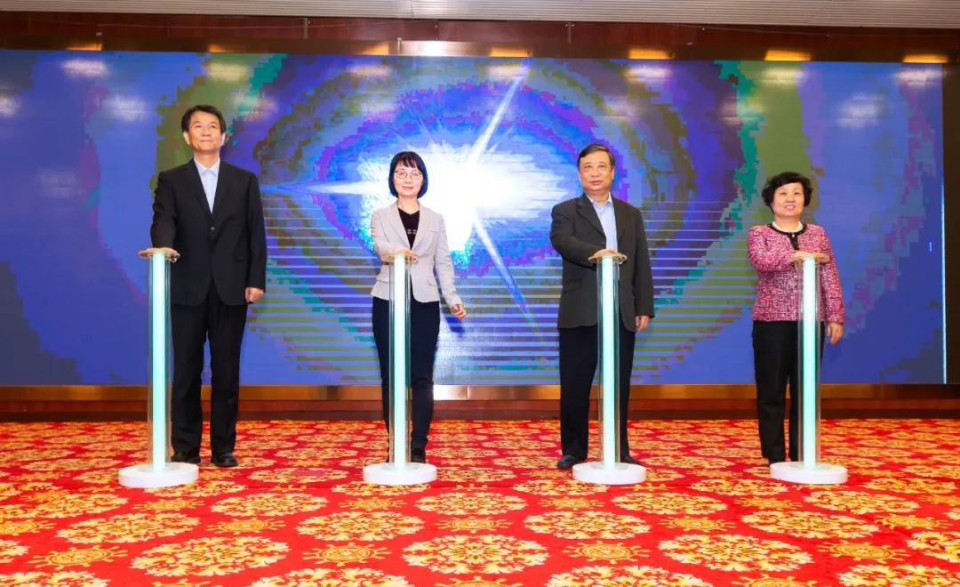 �����������¾�����˹��